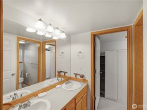 15408 14th Avenue W 6, Lynnwood WA 98087