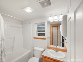 15408 14th Avenue W 6, Lynnwood WA 98087