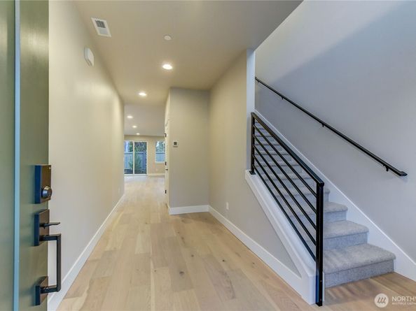 18425 Meridian Avenue SE CR 26, Bothell WA 98012