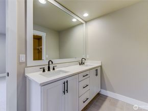 18425 Meridian Avenue SE CR 26, Bothell WA 98012