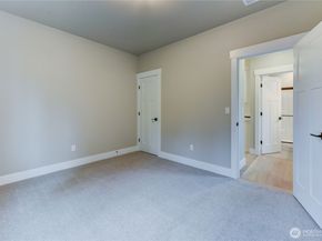18425 Meridian Avenue SE CR 26, Bothell WA 98012