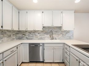 2940 Kennewick Place NE, Renton WA 98056