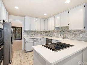 2940 Kennewick Place NE, Renton WA 98056