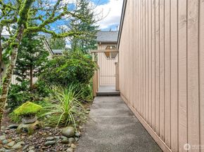 2940 Kennewick Place NE, Renton WA 98056