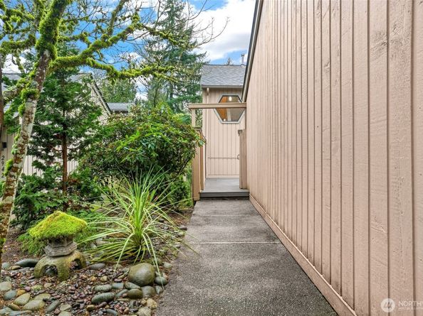 2940 Kennewick Place NE, Renton WA 98056