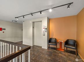 2253 Gilman Drive W 104, Seattle WA 98119