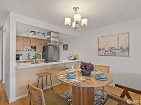 2253 Gilman Drive W 104, Seattle WA 98119