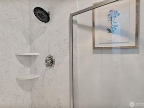 2253 Gilman Drive W 104, Seattle WA 98119