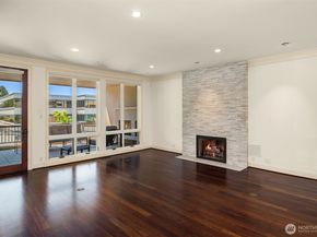 10132 NE 59th Street C, Kirkland WA 98033