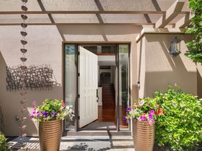 10132 NE 59th Street C, Kirkland WA 98033