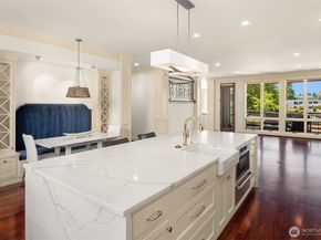 10132 NE 59th Street C, Kirkland WA 98033