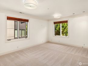 10132 NE 59th Street C, Kirkland WA 98033