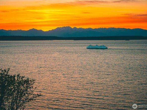 1019 California Lane SW, Seattle WA 98116