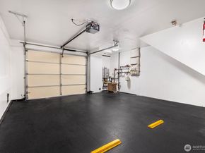 932 N 96th St, Seattle WA 98103