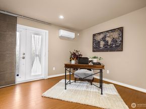 932 N 96th St, Seattle WA 98103