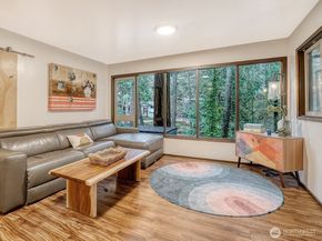 4621 NE 192nd Street, Lake Forest Park WA 99155