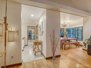 4621 NE 192nd Street, Lake Forest Park WA 99155