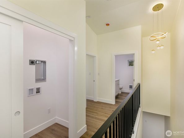 9253 6th Avenue NW b, Seattle WA 98117