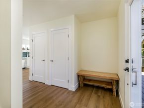 9253 6th Avenue NW b, Seattle WA 98117