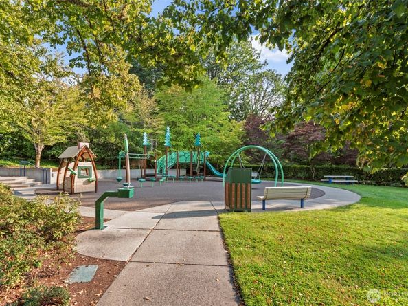 15434 SE 67th Place, Bellevue WA 98006