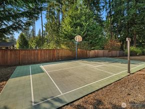 16707 NE 124th Street, Redmond WA 98052