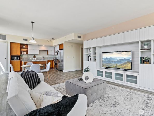 2911 2nd Avenue 1003, Seattle WA 98121