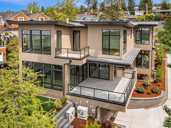 721 2nd Street S, Kirkland WA 98033