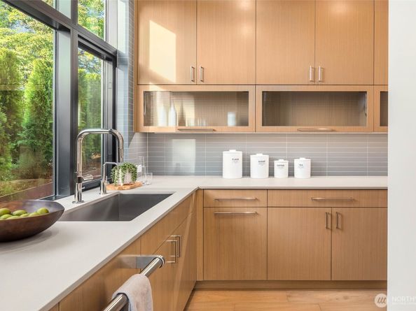 721 2nd Street S, Kirkland WA 98033