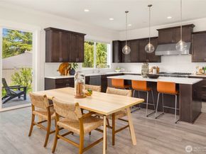 9702 SE 41st Street, Mercer Island WA 98040