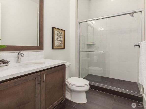 9702 SE 41st Street, Mercer Island WA 98040