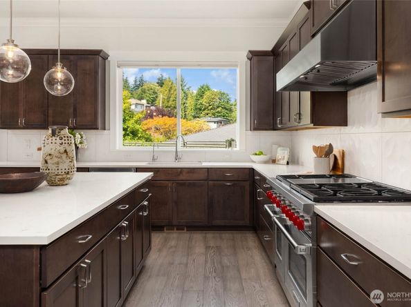 9702 SE 41st Street, Mercer Island WA 98040