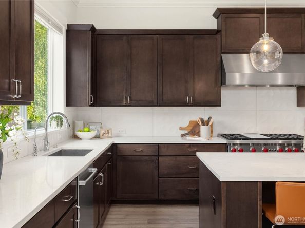 9702 SE 41st Street, Mercer Island WA 98040