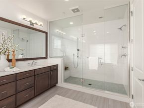 9702 SE 41st Street, Mercer Island WA 98040