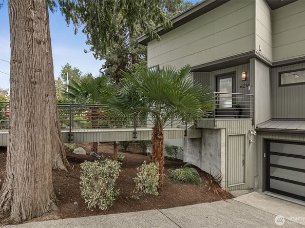6214 52nd Avenue NE, Seattle WA 98115