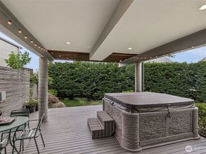 6214 52nd Avenue NE, Seattle WA 98115