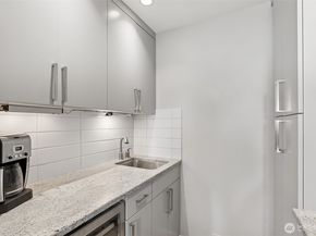 6214 52nd Avenue NE, Seattle WA 98115