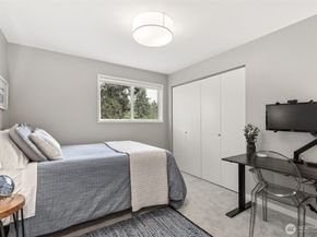 6214 52nd Avenue NE, Seattle WA 98115