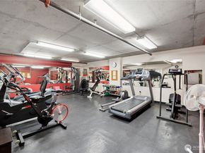 2331 42nd Avenue SW 414, Seattle WA 98116