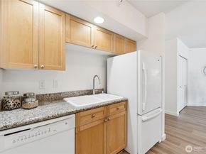 2331 42nd Avenue SW 414, Seattle WA 98116