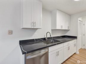 15749 NE 18th Street B8, Bellevue WA 98008