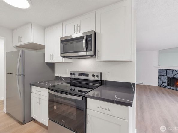 15749 NE 18th Street B8, Bellevue WA 98008