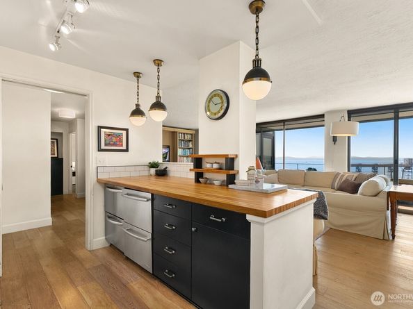 521 5th Avenue W 1003, Seattle WA 98119