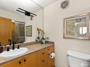 521 5th Avenue W 1003, Seattle WA 98119