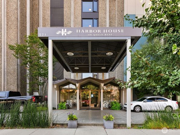 521 5th Avenue W 1003, Seattle WA 98119