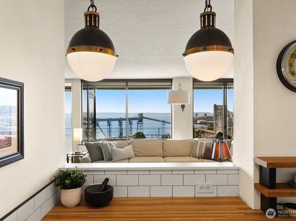 521 5th Avenue W 1003, Seattle WA 98119