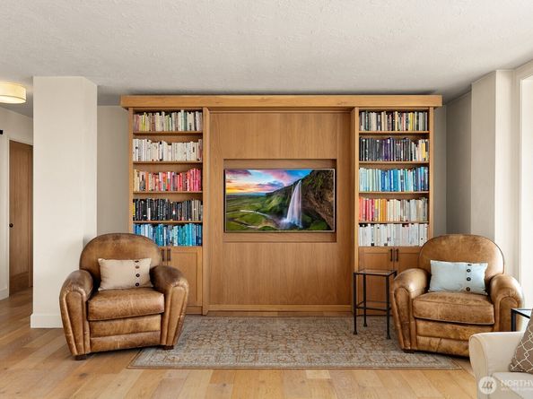 521 5th Avenue W 1003, Seattle WA 98119