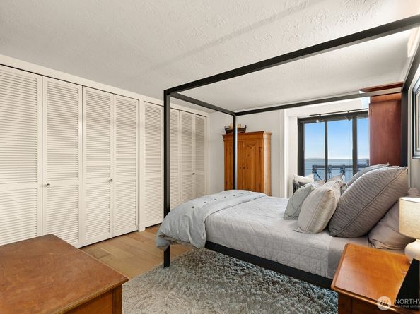 521 5th Avenue W 1003, Seattle WA 98119