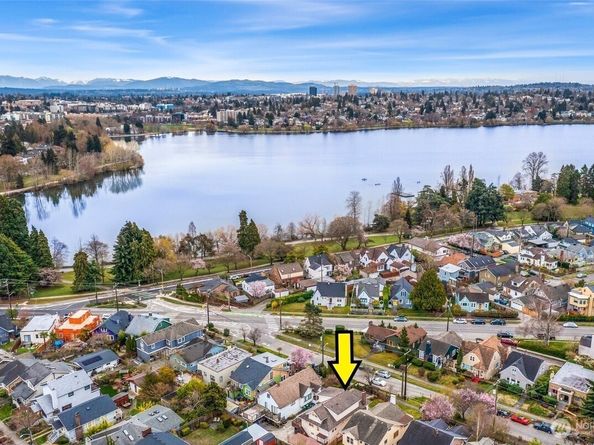 1316 N 77th Street, Seattle WA 98103