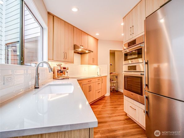 15000 Village Green Drive 4, Mill Creek WA 98012