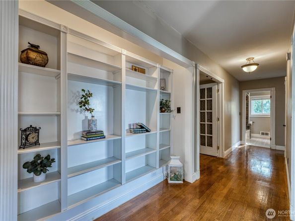1355 Ahlstrom Road E, Port Orchard WA 98366